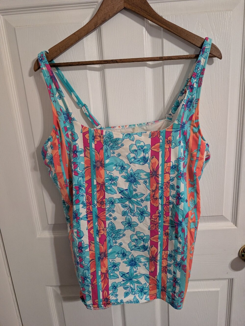 Lands End Womens Tankini Top White Blue Floral swim Bathing Suit Size 18L Long